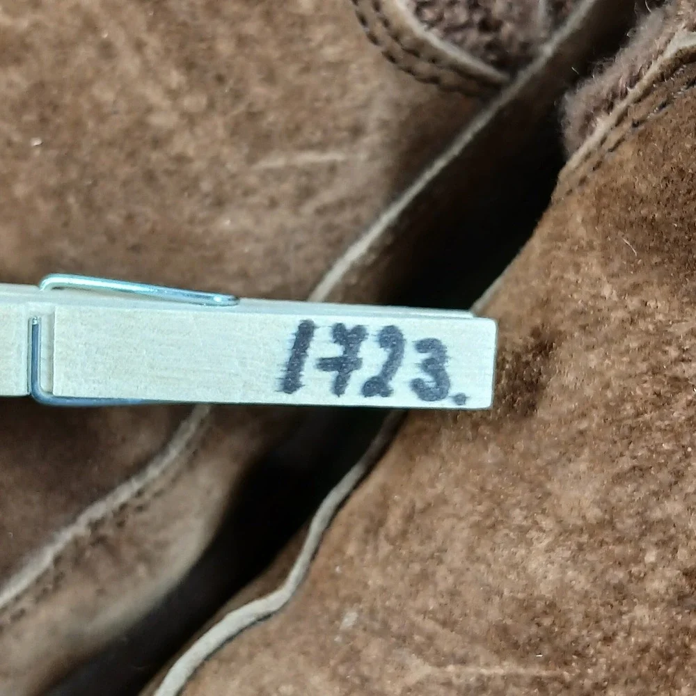 UGG Boots Womens 7 Chestnut Suede Knit Shearling Lined Cozy Winter